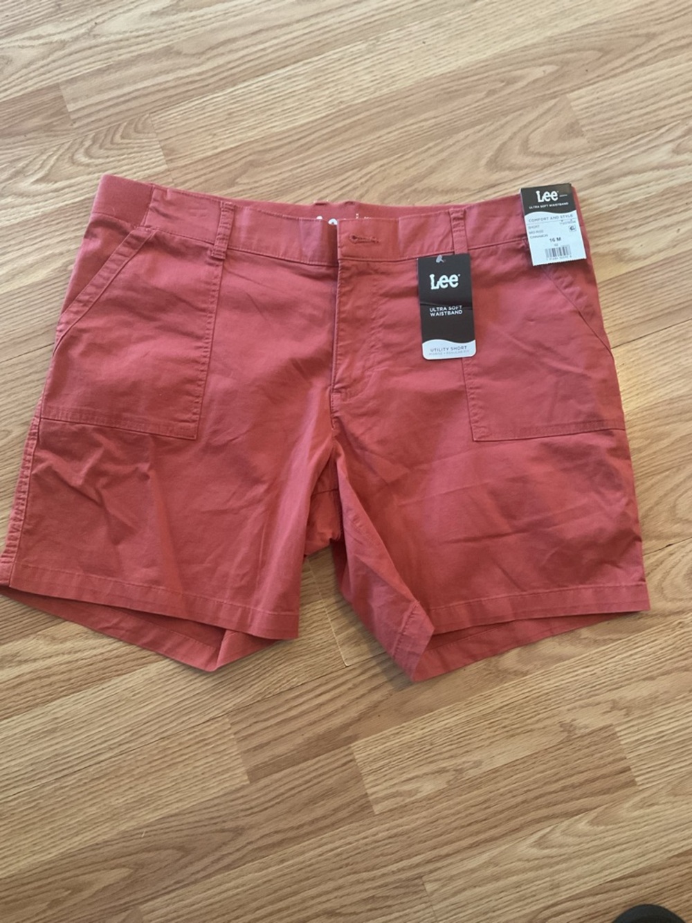NWT Lee’s Womens Shorts 16M Midrise Utility Cargo Cinnamon 38X6